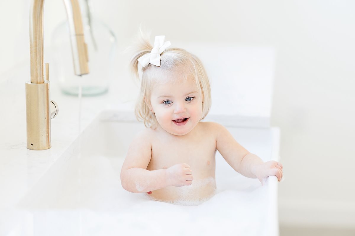 Farmhouse Sink Bath Minis - Classic Dallas Baby Portraits | Jenny ...